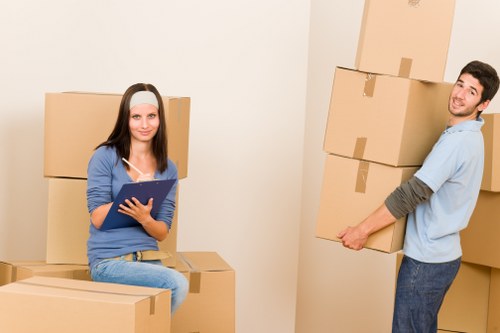 Packing and protecting household items for a local move in Hackney